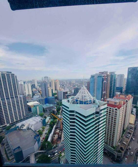 Air Residences Makati - Fully Furnished Condo With Skyline Views! マニラ市 エクステリア 写真