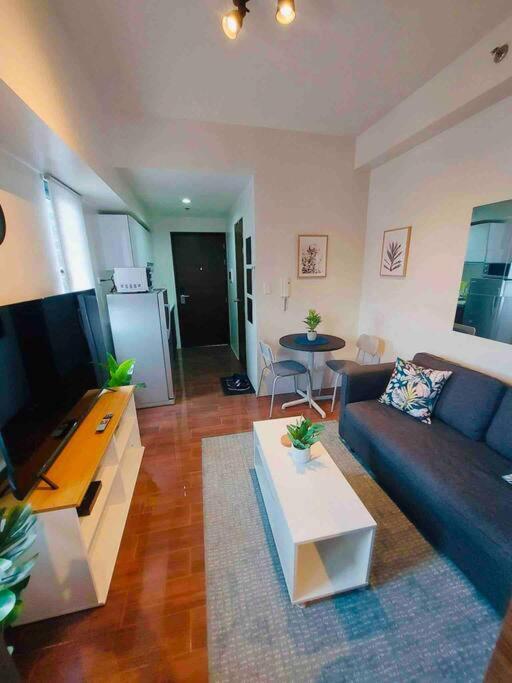 Air Residences Makati - Fully Furnished Condo With Skyline Views! マニラ市 エクステリア 写真