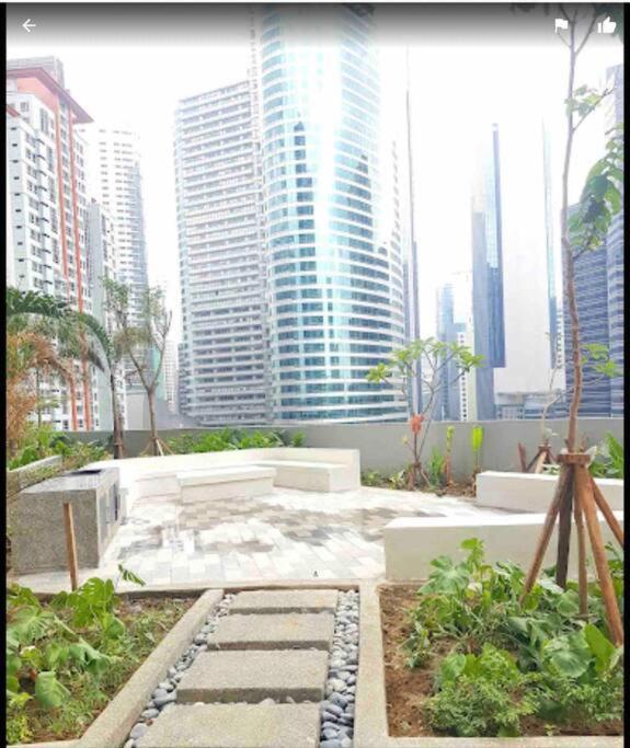 Air Residences Makati - Fully Furnished Condo With Skyline Views! マニラ市 エクステリア 写真